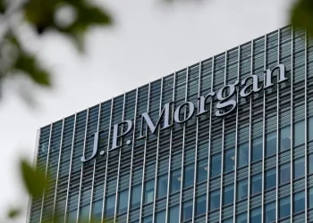 Silicon Valley Bank Run Sparks Wave of Customers Shifting Accounts to Large US Banks