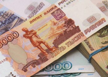 Kazakhstan blames its banks for blocking Russian transactions