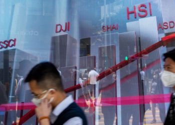 Hong Kong’s troubled stocks await a boost from trade in yuan