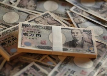 Yen fell over 145 dollars and the yuan declined after Chinese data