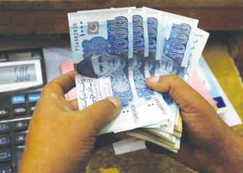 Moody’s and Fitch: Pakistan is a candidate to face intractable financing risks