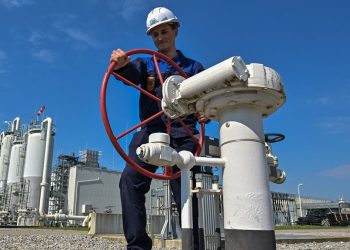 Turkmenistan warns Russia against trying to extend its influence on Central Asian gas and China