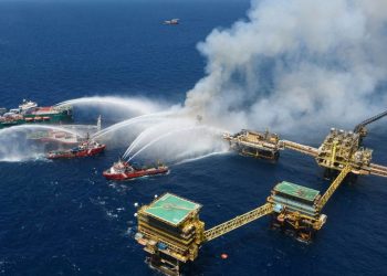 Kazakhstan reduces oil production, production at a platform in Mexico is affected