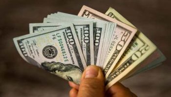 Learn about increasing the wealth of the 10 richest people in the world!