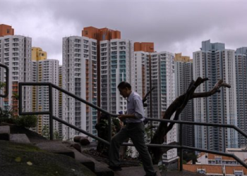 Real estate stocks rise in Hong Kong supported by Chinese measures to stimulate the sector
