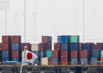 Japan’s exports fall for first time in 3 months
