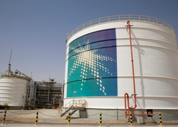 Saudi Arabia extends oil production cuts