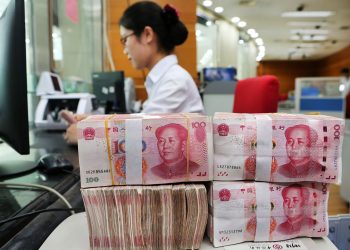 Chinese yuan falls as offshore borrowing costs decline