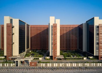 India opens world’s largest diamond complex