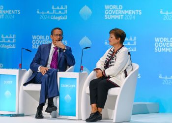 Anticipating a Drop in Global Interest Rates, IMF Director Outlines Economic Forecast