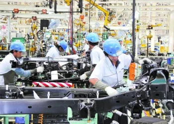 Japanese Factory Production Declines by 7.5% on Monthly Basis