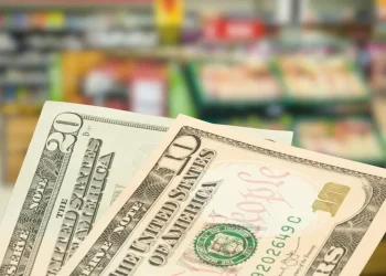 Dollar Steady Above 150 Yen as Yuan Falls