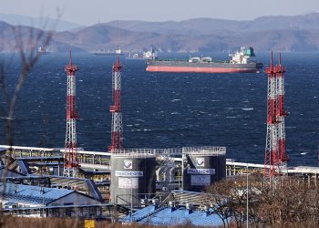 Russia’s Strategic Move to Cut Oil Output