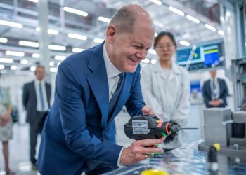 German Chancellor Olaf Scholz in High-Stakes Visit to China Amid Economic Tensions