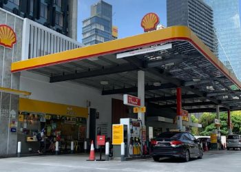 Shell in Talks to Sell Malaysia Gas Station Business to Saudi Aramco for Up to $1 Billion